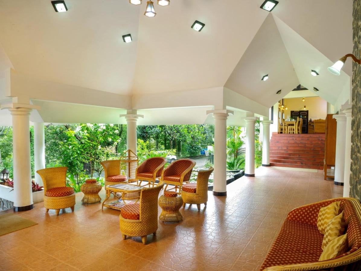 Hotel Treetop Thekkady Buitenkant foto