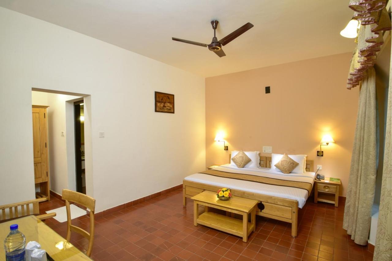Hotel Treetop Thekkady Buitenkant foto