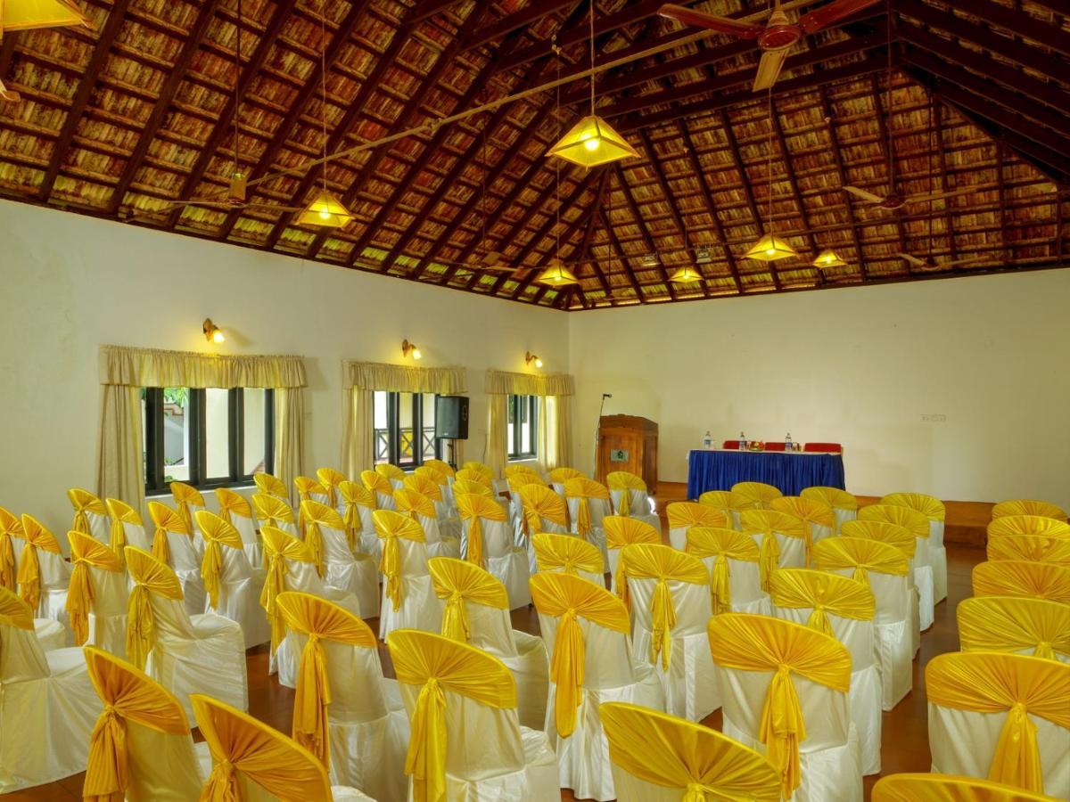 Hotel Treetop Thekkady Buitenkant foto