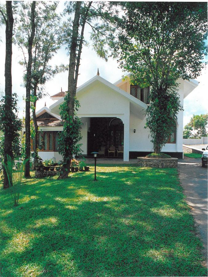 Hotel Treetop Thekkady Buitenkant foto